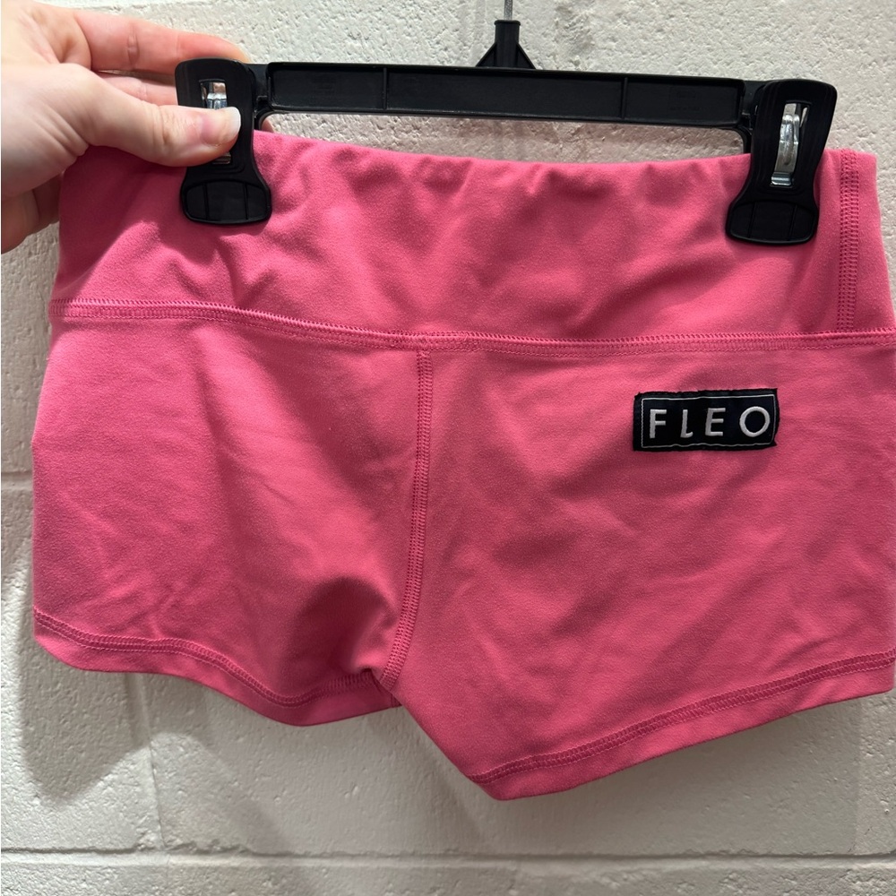 Coral pink Fleo shorts